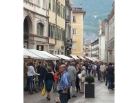 Mercato dell’artigianato a Trento: buona la prima!