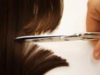 Attenzione: non avveleniamoci per avere i capelli lisci