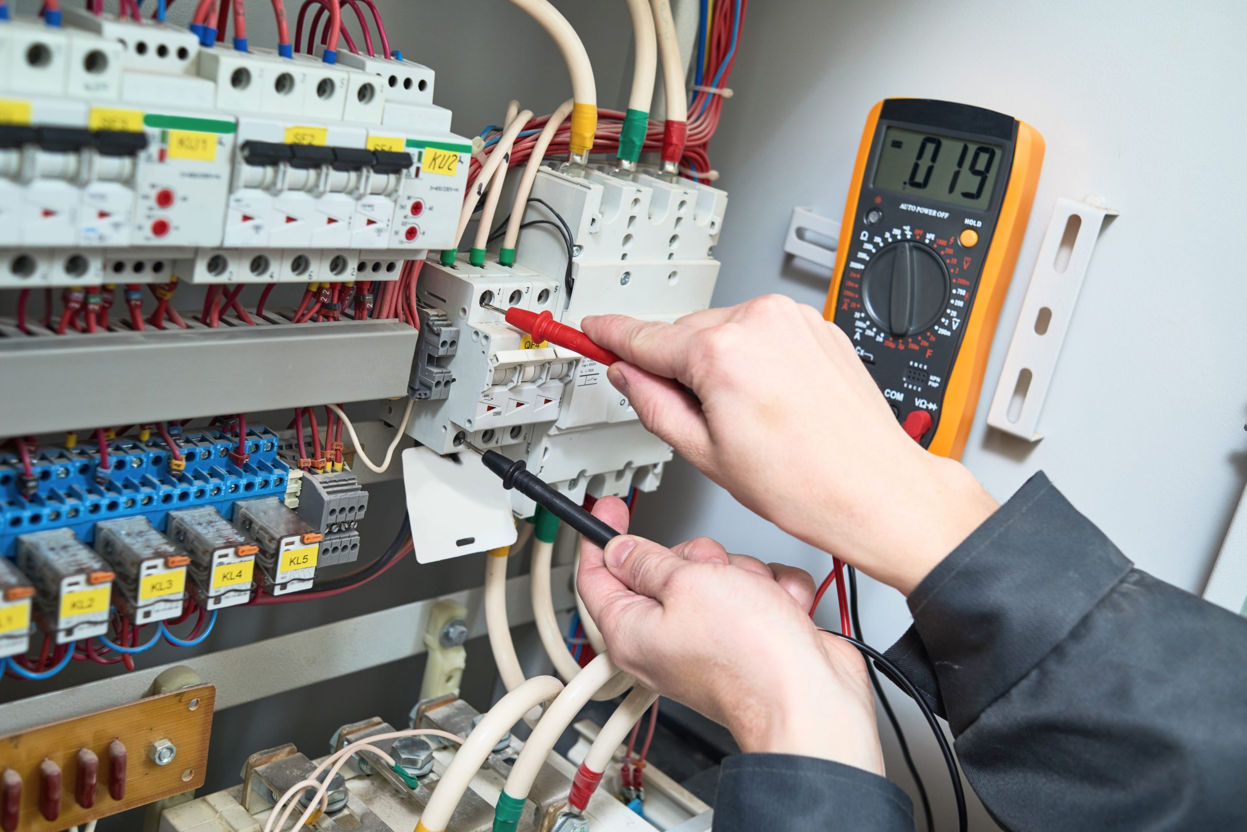 ELETTRICISTI NORMA CEI 11-27 Corso qualifica PES-PAV-PEI