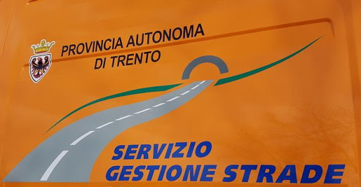 Senso vietato per autotreni ed autoarticolati in direzione Arco verso Nago