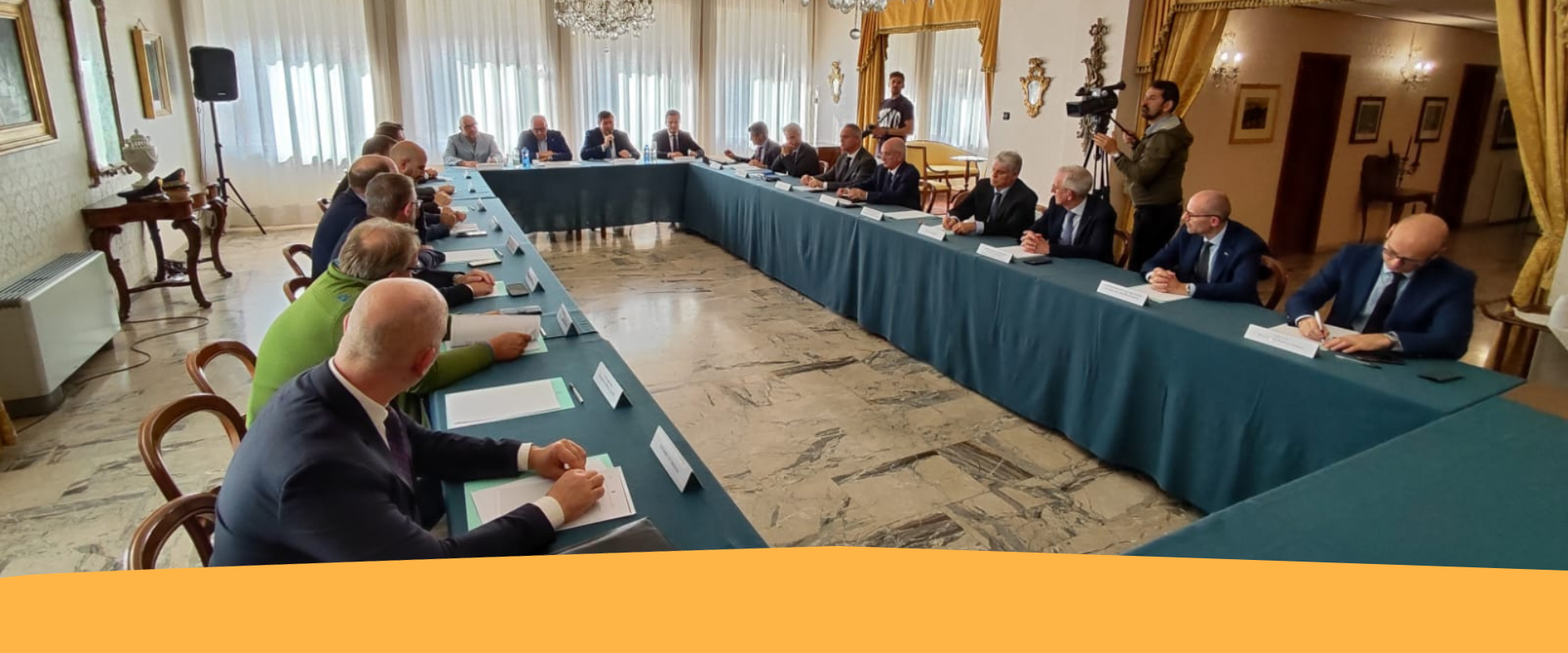 Il commissario del governo Santarelli in visita alla Giunta dell’Associazione Artigiani